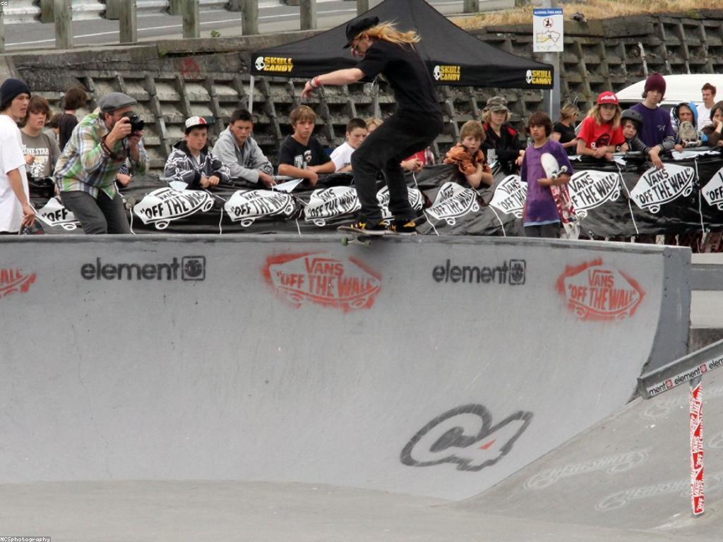 ការប្រកួតបញ្ជូន: យុទ្ធសាស្ត្រដើម្បីឈ្នះនៅក្នុងពិភពឌីជីថល